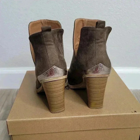 Charlotte Russe Olive Green Booties - Picture 2 of 4